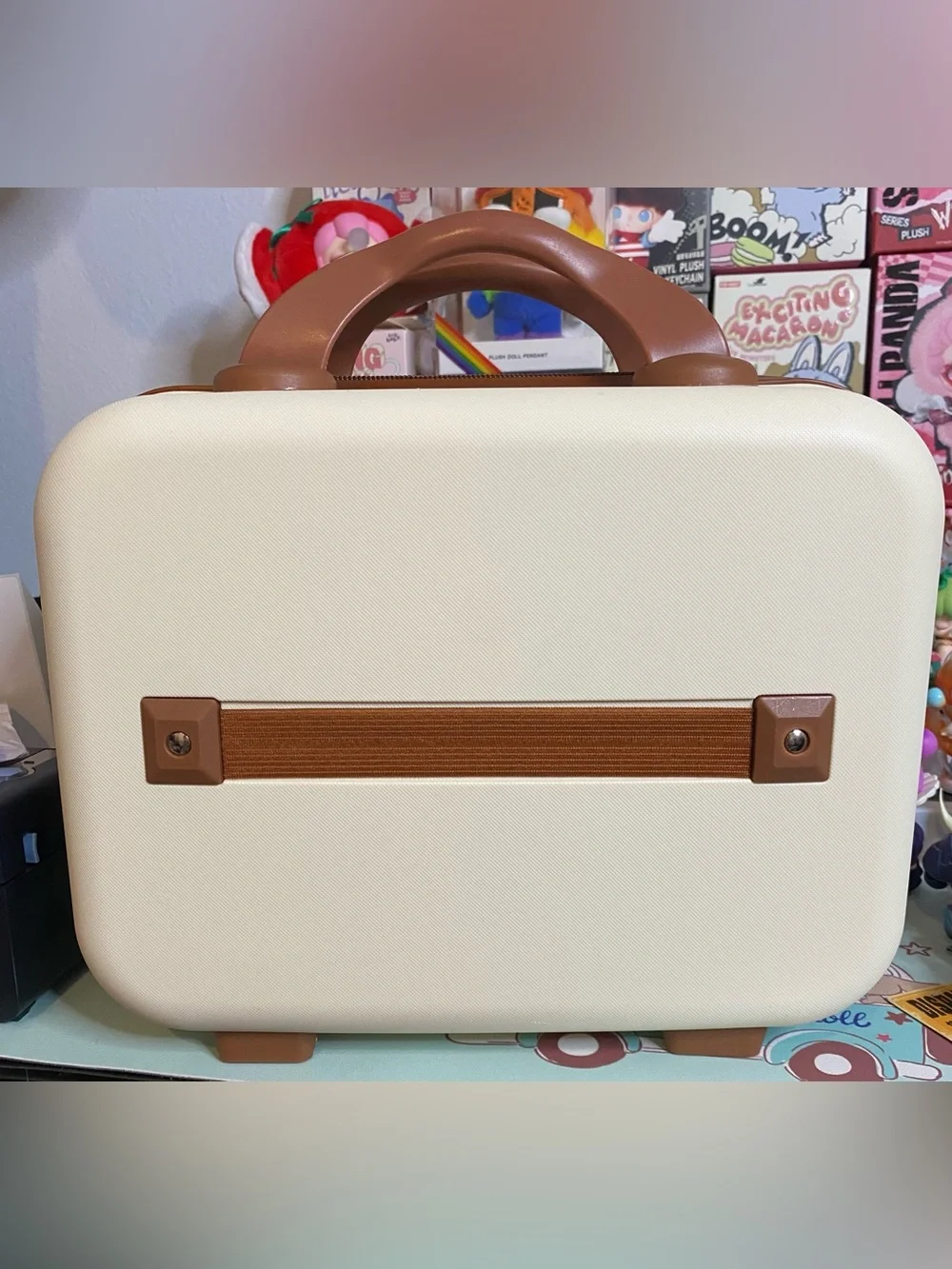 Cream Hello Kitty Carry Case with Brown Handle